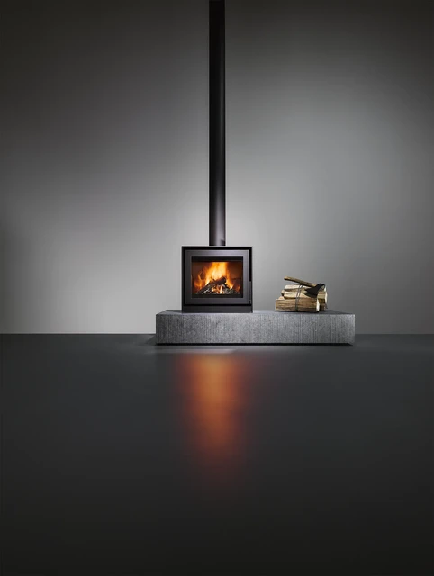 BOX 20 52 c. op stenen plateau