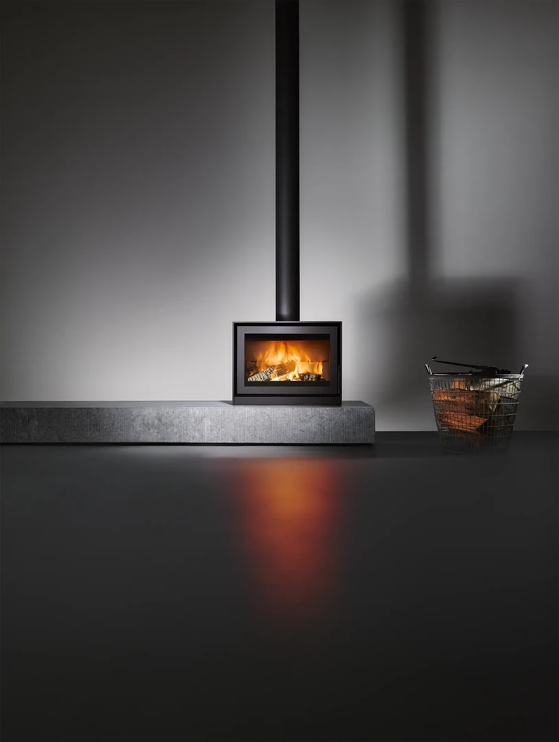 BOX 20 65 c. op stenen plateau