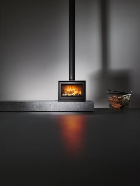 BOX 20 65 c. op stenen plateau