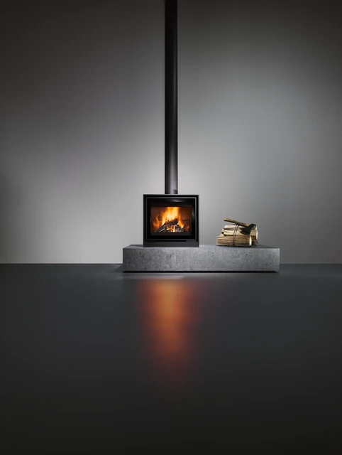 BOX 20 52 c. op stenen plateau met glazen deur